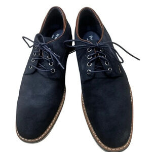 Size 9 w excellent condition freeman oxford blue shoes​
